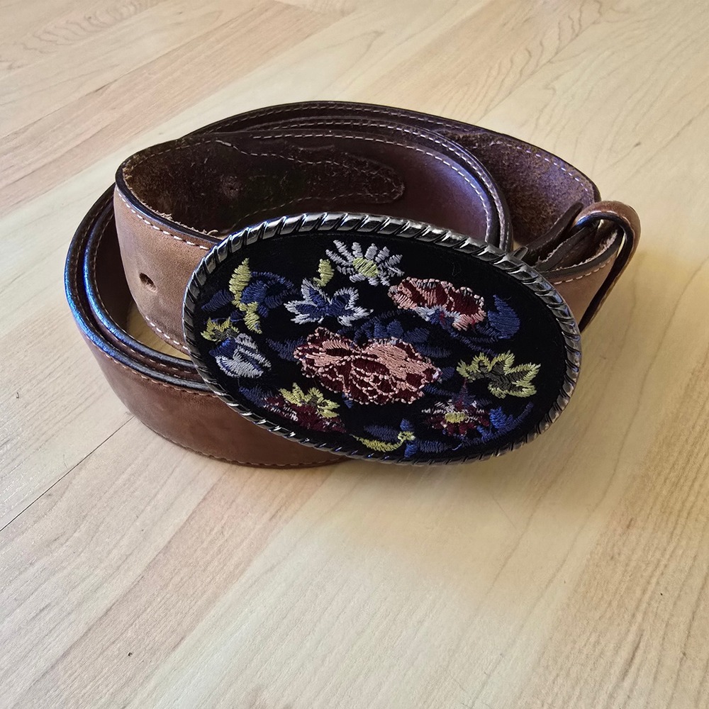 Silver Creek Classics Brown Leather Floral Embroidered Buckle Western Belt 44